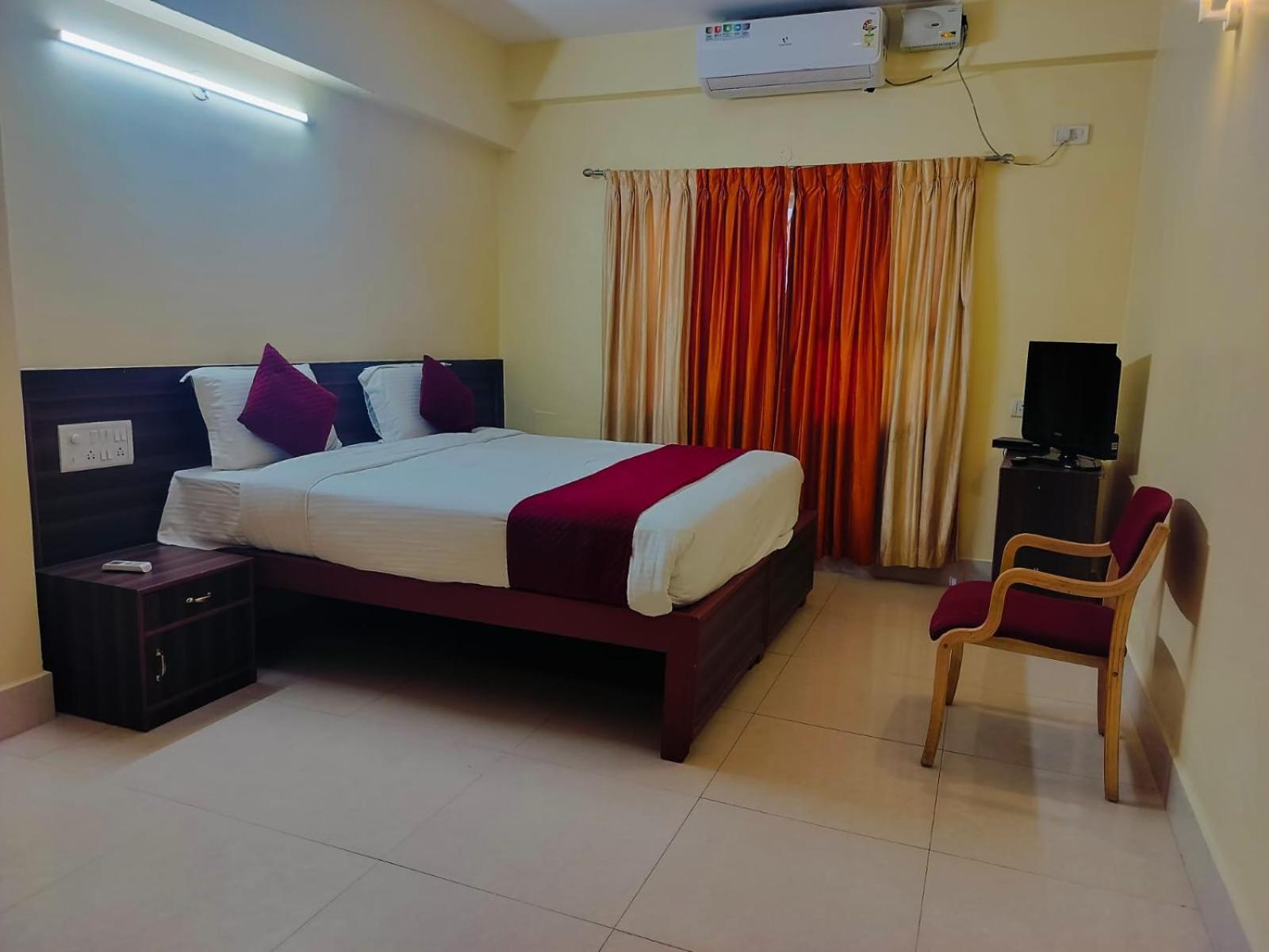 Hotel Vyshak International Mysore Exterior foto