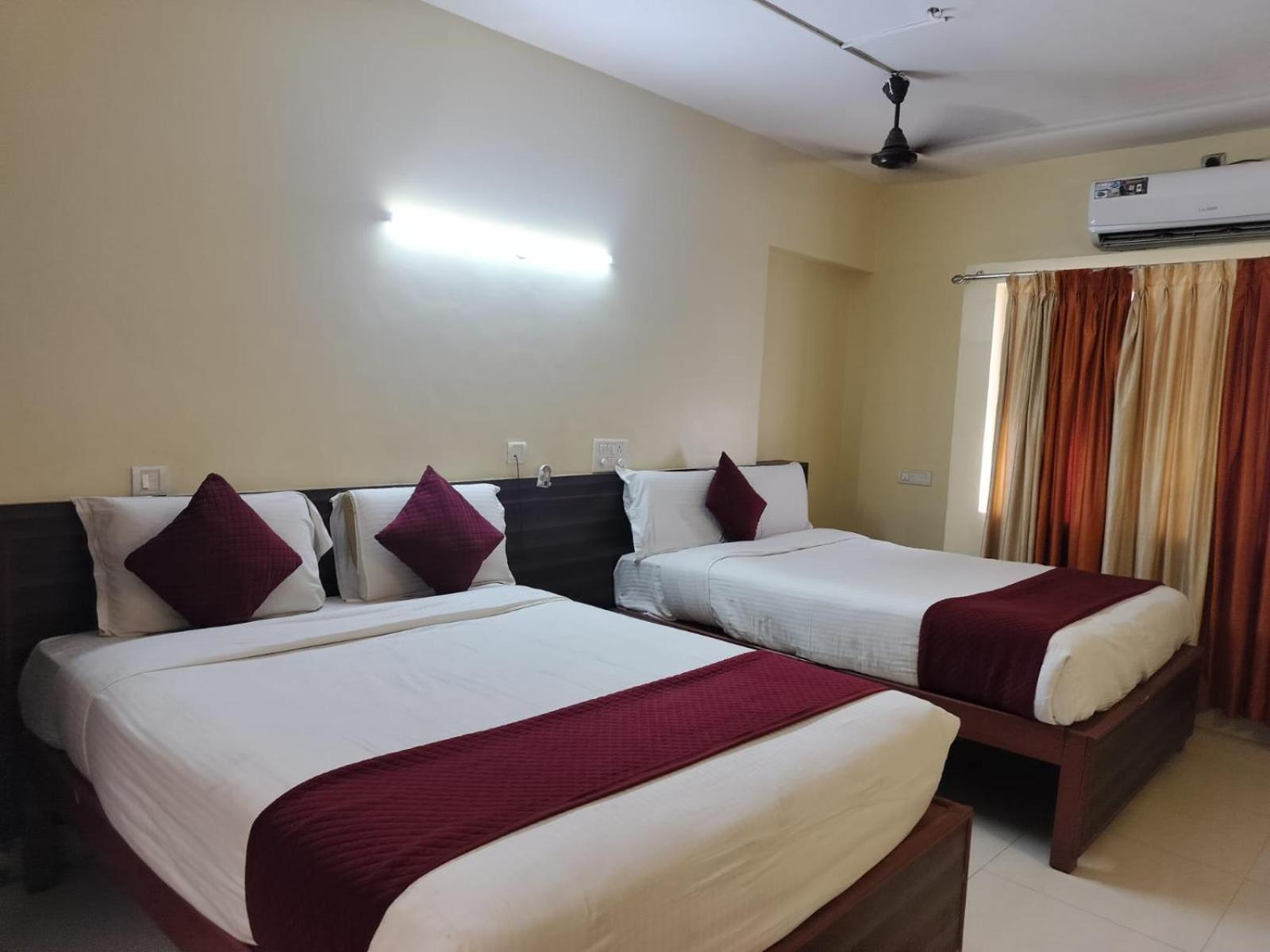 Hotel Vyshak International Mysore Exterior foto